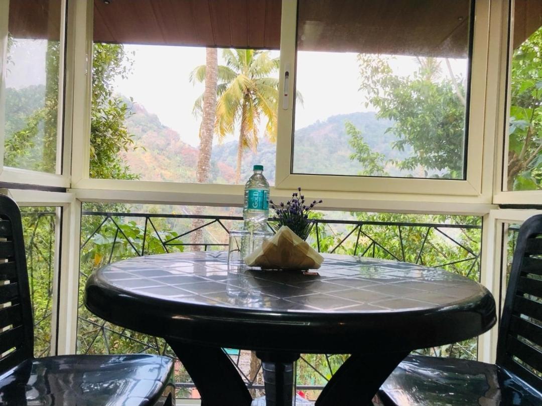 Wood Castle Munnar Guest House ภายนอก รูปภาพ